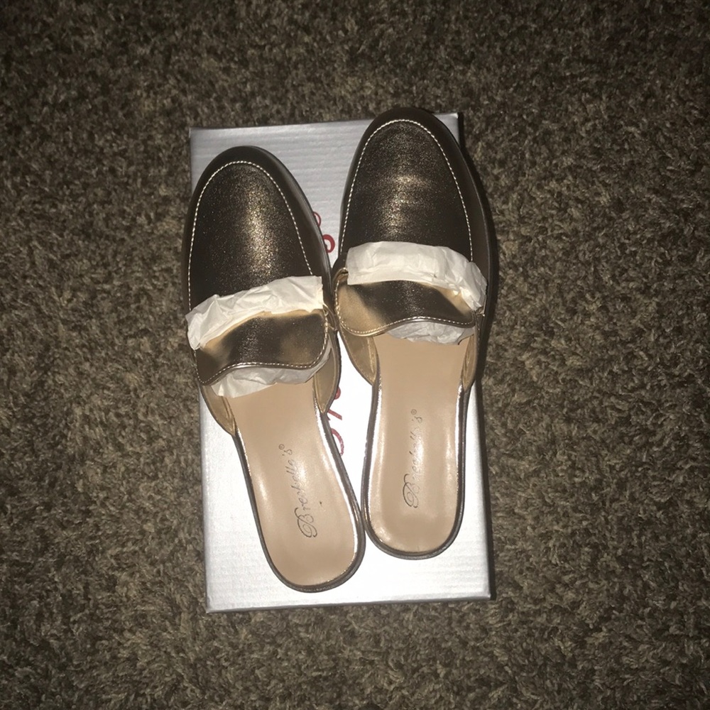Women’s shoes